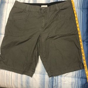 Women’s Gray Columbia Shorts Size 12 Length 11